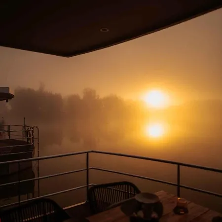 Floatinghouse Goldene Flunder - Lp8 Hébergement de vacances Höxter